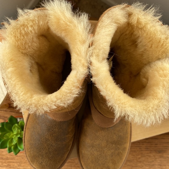 Uggs - Picture 4 of 5